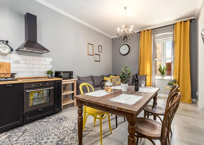 Karolina Apartments